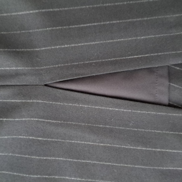 Judith and Charles black skirt - Picture 5 of 6